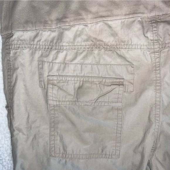 Liz Lange Maternity Tan Khaki Capri Summer Cropped Pants - Picture 9 of 10